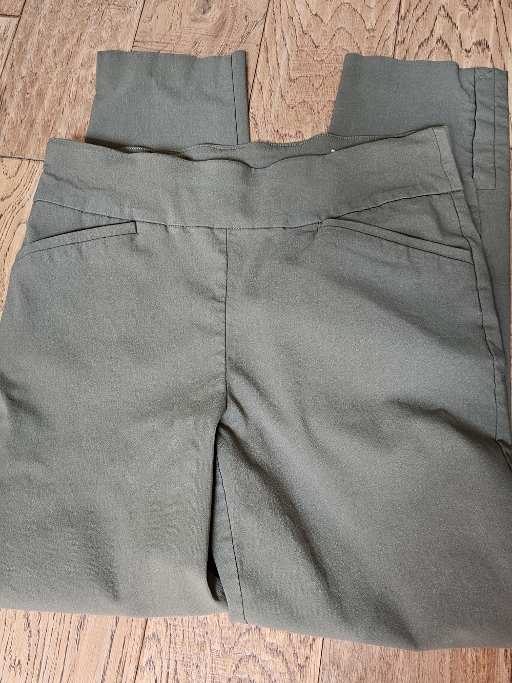 Chico's Olive Straight Leg Ponte Pants